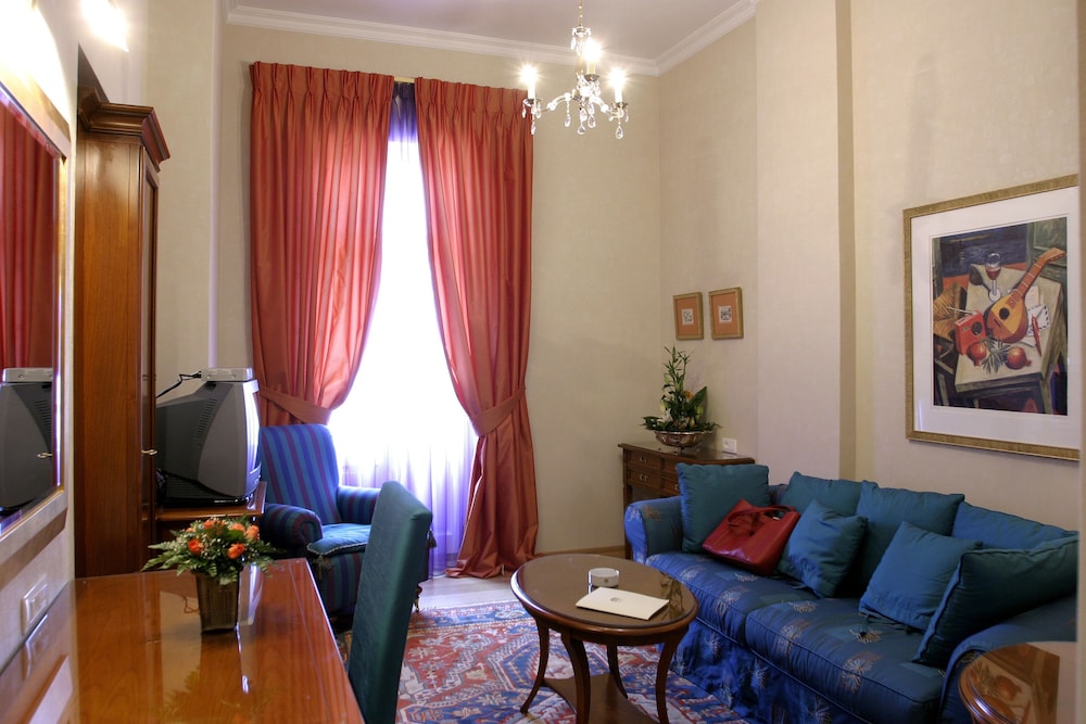 Grande Bretagne Hotel 34/53
