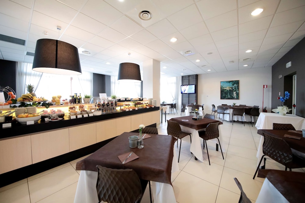 B&B HOTEL Mantova Cristallo 37/48