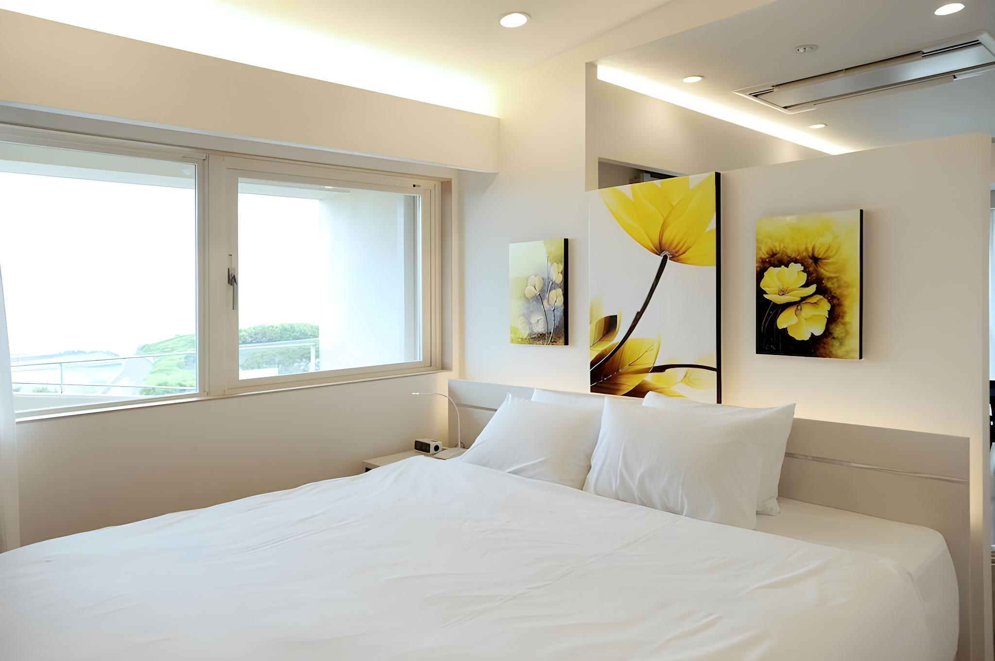 Ocean, Junior Suite, King Bed, Side Ocean View, Top Floor