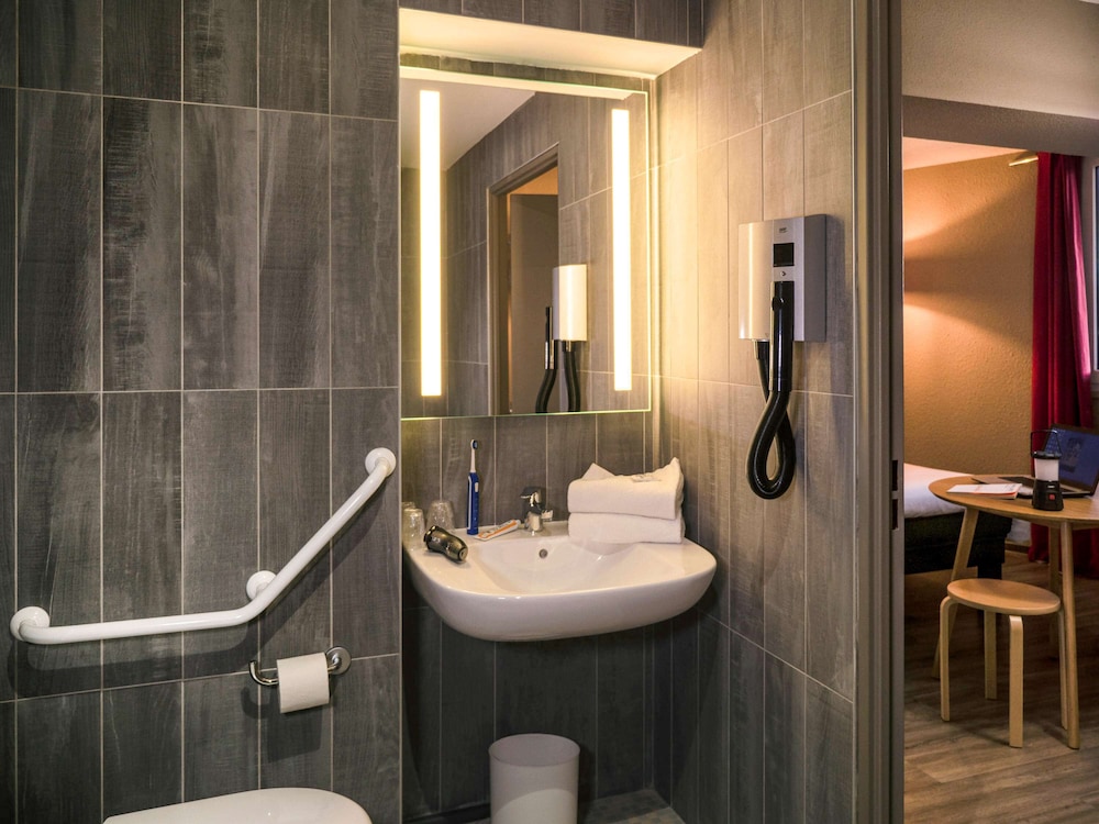 Ibis Arles 63/65