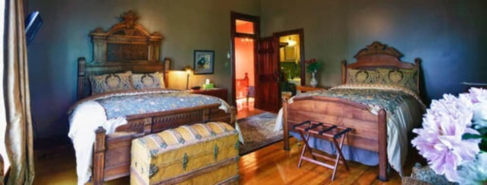 Whiskey Mansion Bed and Breakfast 12/22