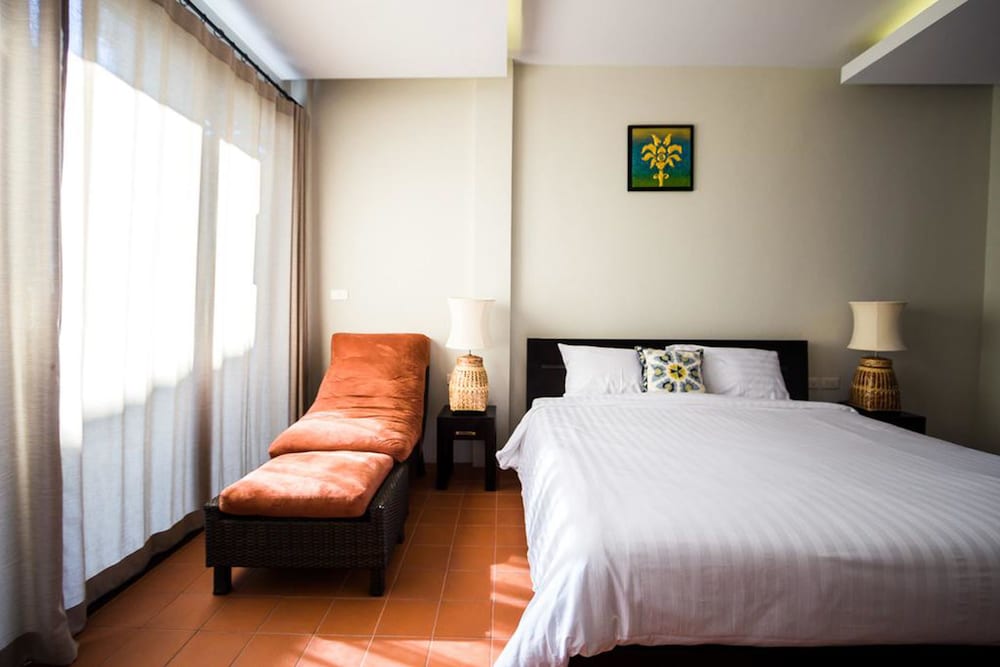 Jamadevi Hotel 9/91