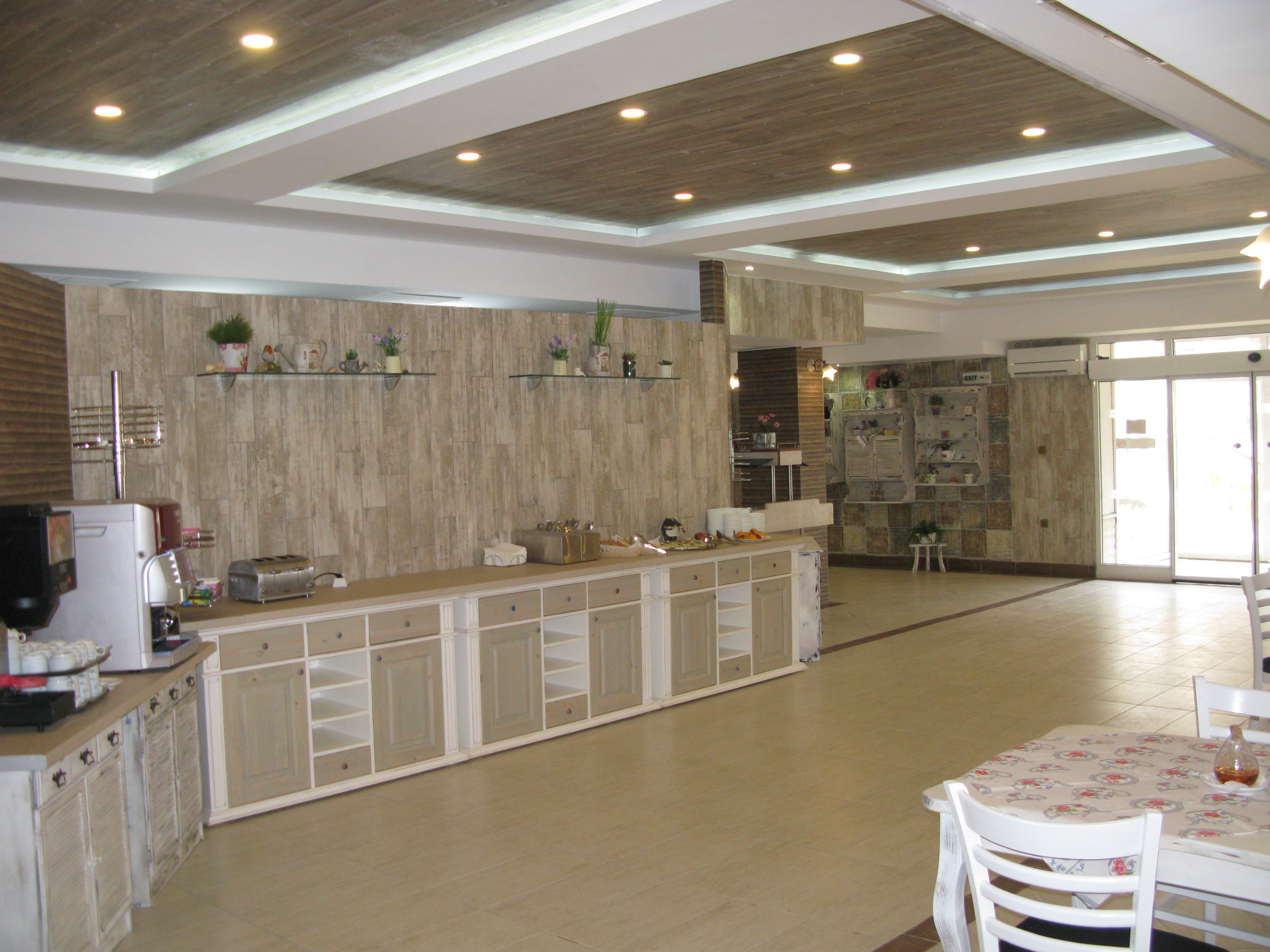 Estreya Palace 11/63