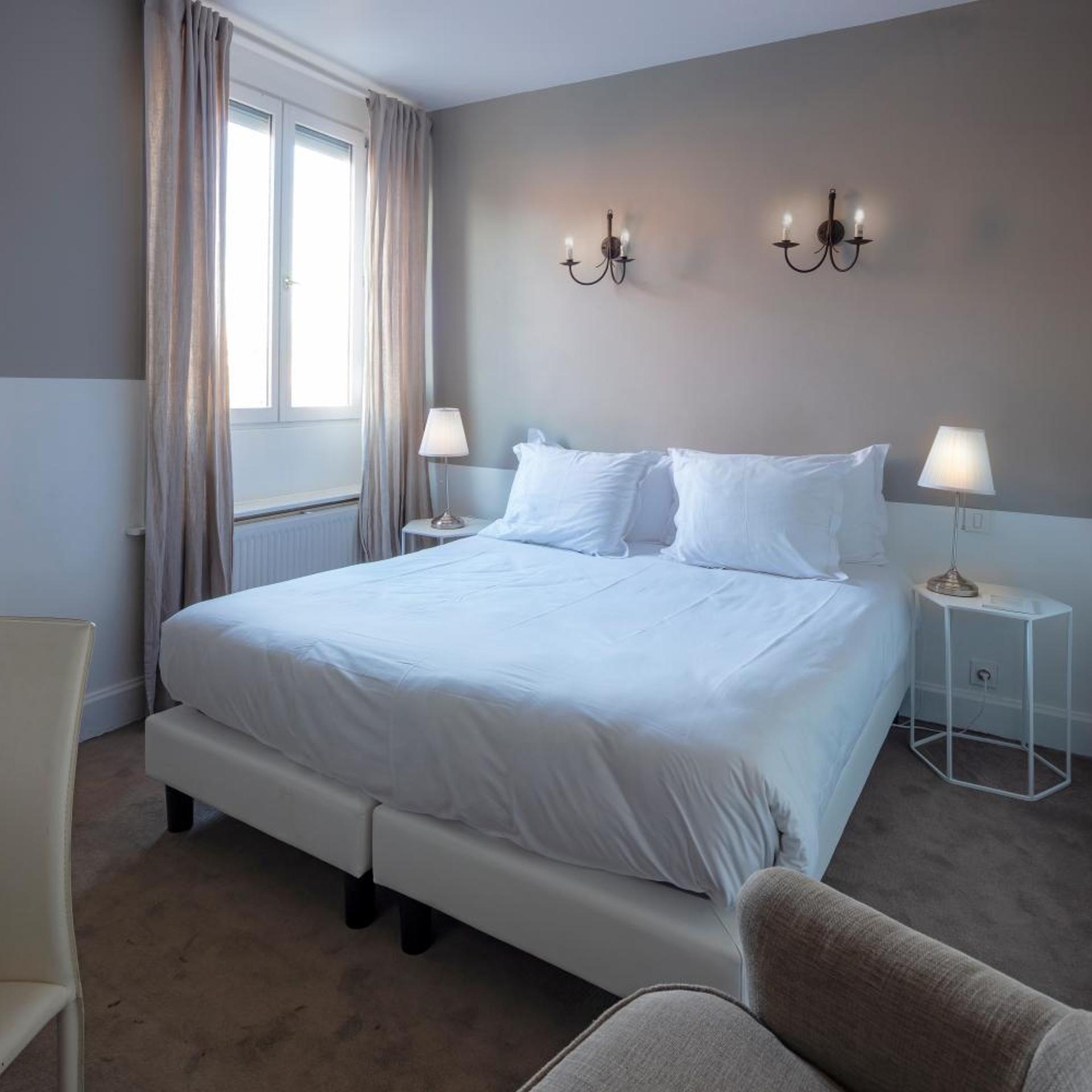 Room, Double Bed, Hotel Brueghel 3/9