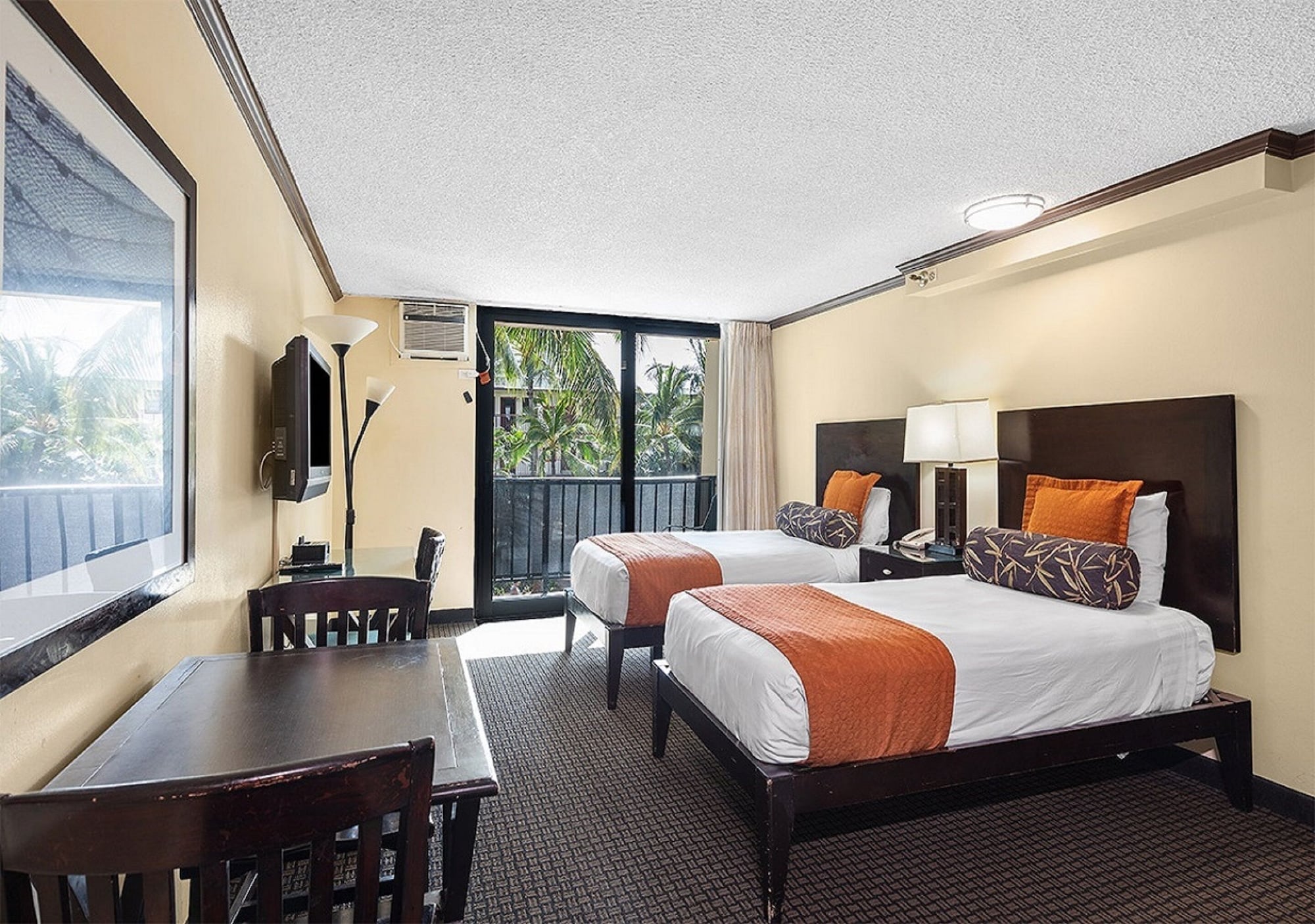 1 BEDROOM, SUITE, CITY VIEW, KITCHEN