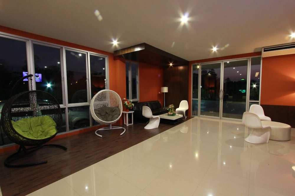 Trendy Hotel 24/44
