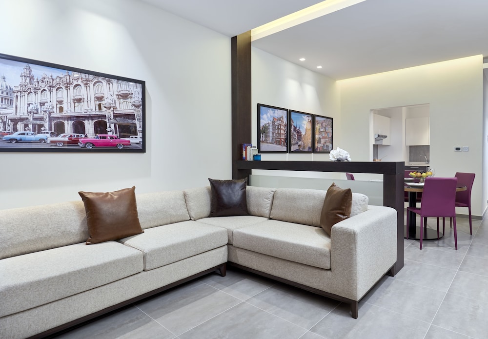 Staybridge Suites Doha Lusail 37/56