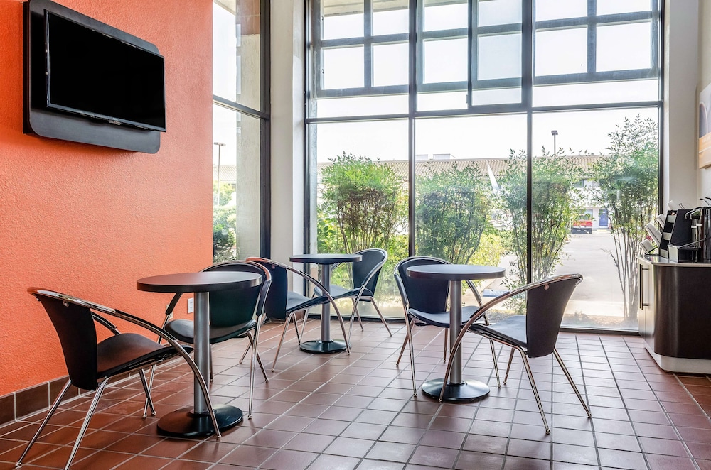 Motel6 Oakdale, CA 41/67