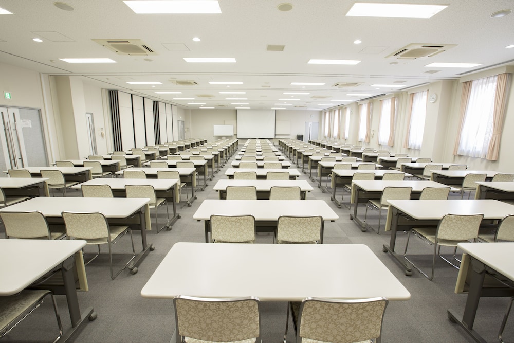 Maple Inn Makuhari 46/49