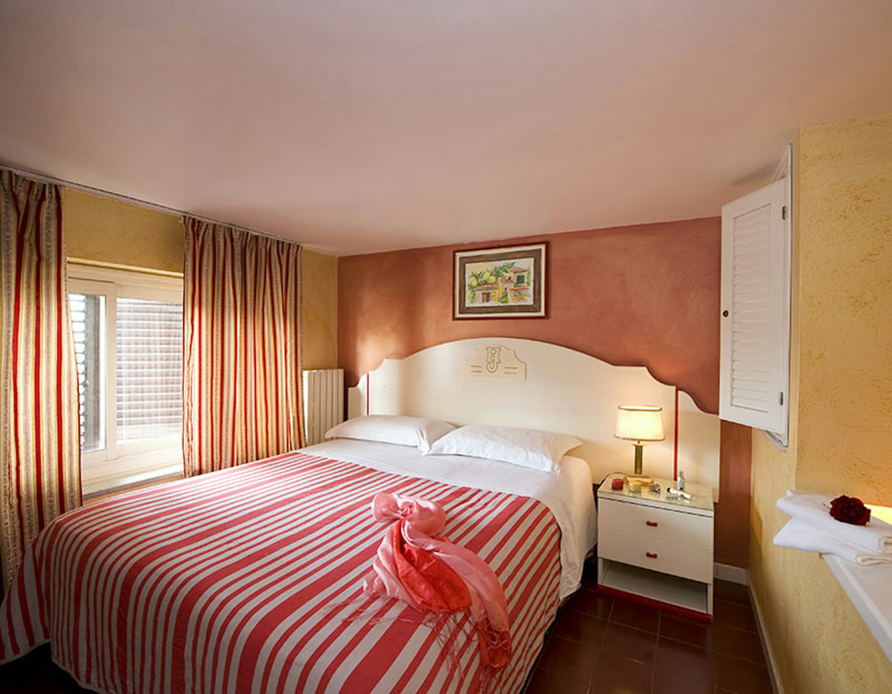 Joli Hotel 10/50