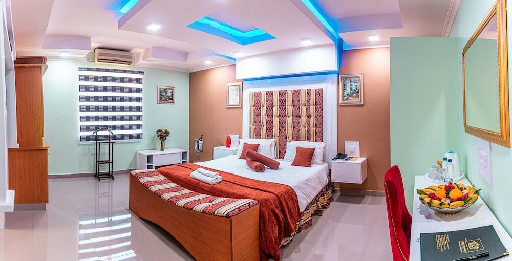 2 BEDROOMS, FAMILY SUITE, GARDEN VIEW