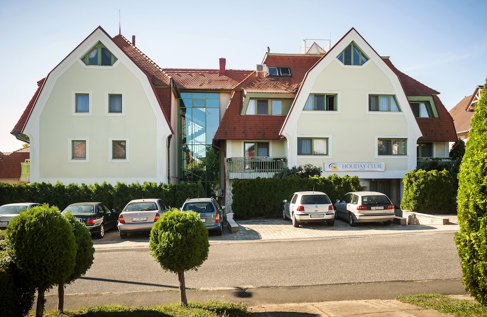 Holiday Club Heviz 43/50