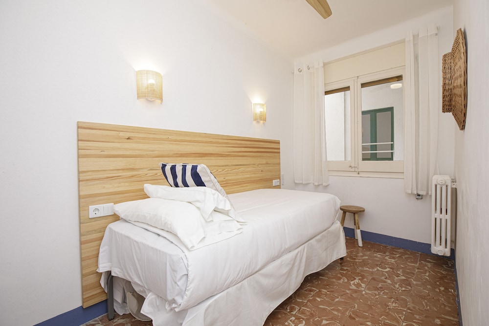 Hostal Mas 9/42