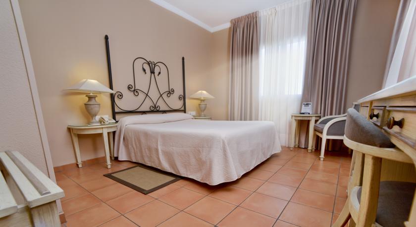 Standard, Double or Twin Bed