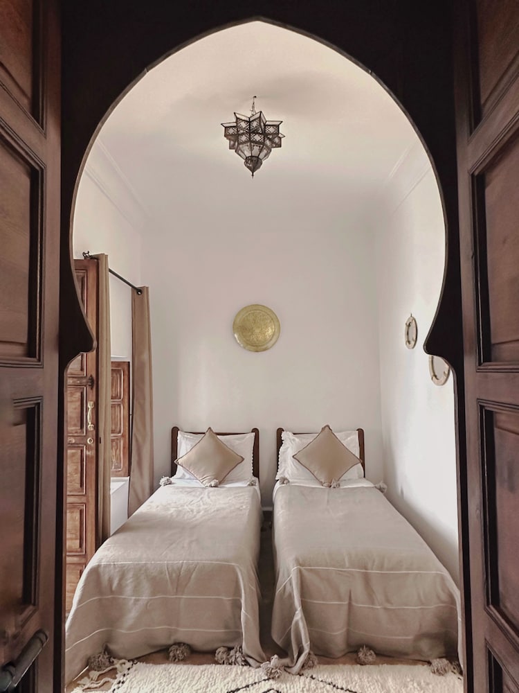 Riad 107 15/50