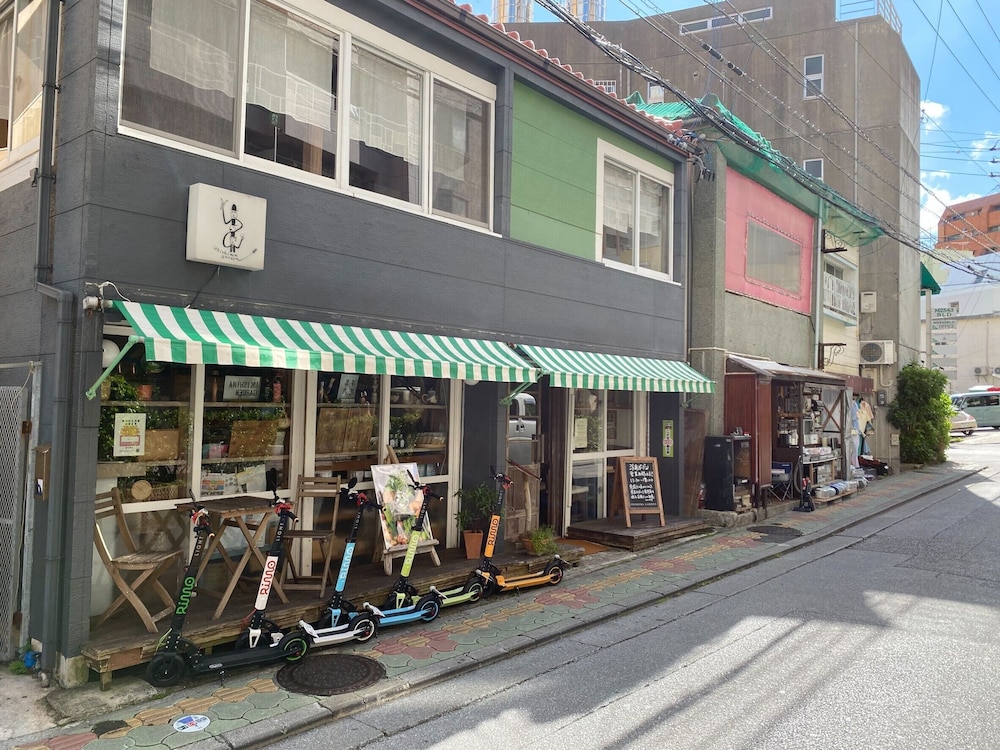 The Kitchen Hostel Ao 65/74