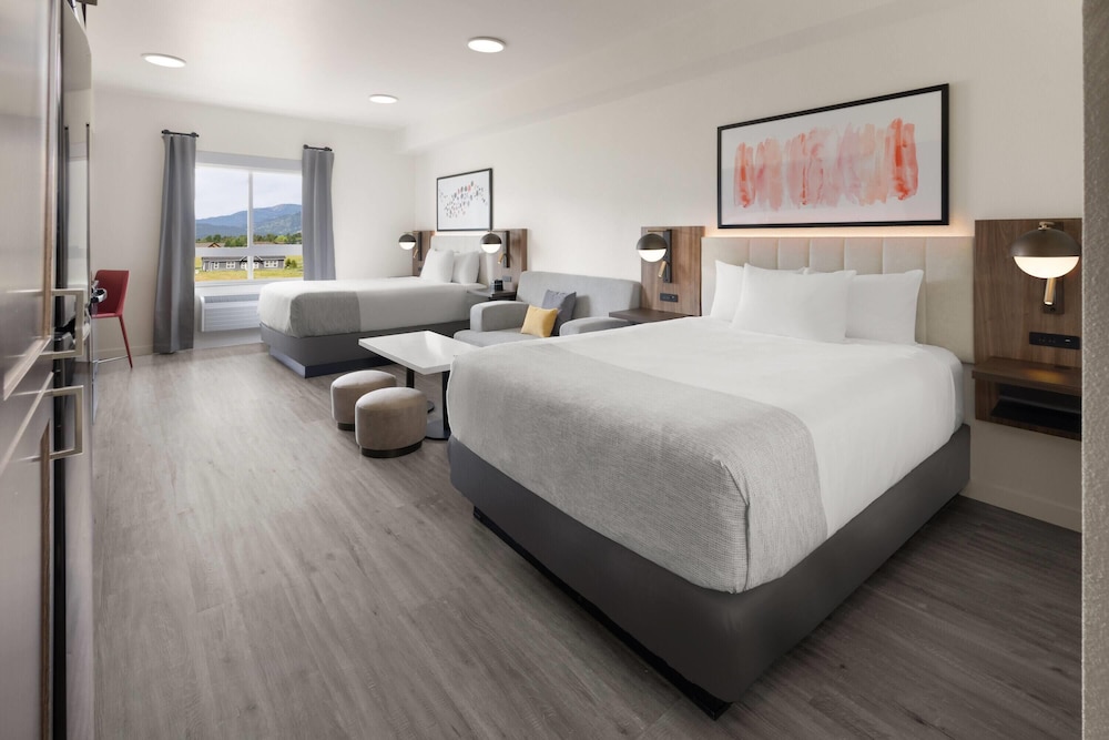 Hawthorn Extended Stay by Wyndham Alpine 24/49