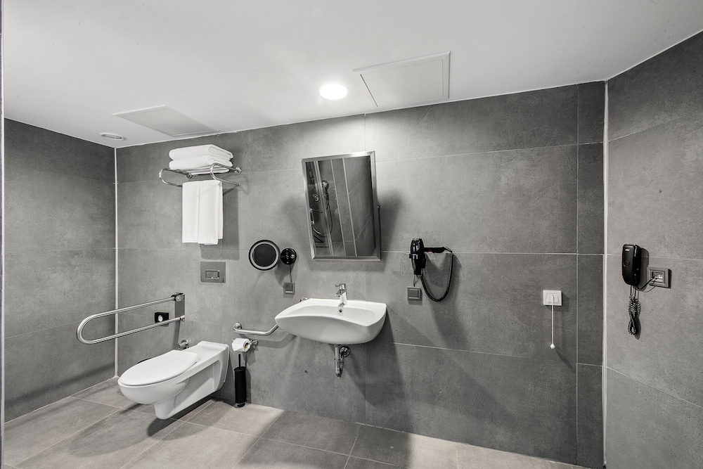 Ibos Hotels Izmir 63/64