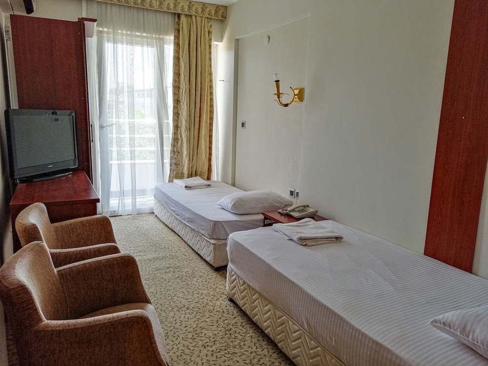 Lake Life Hotel 23/50