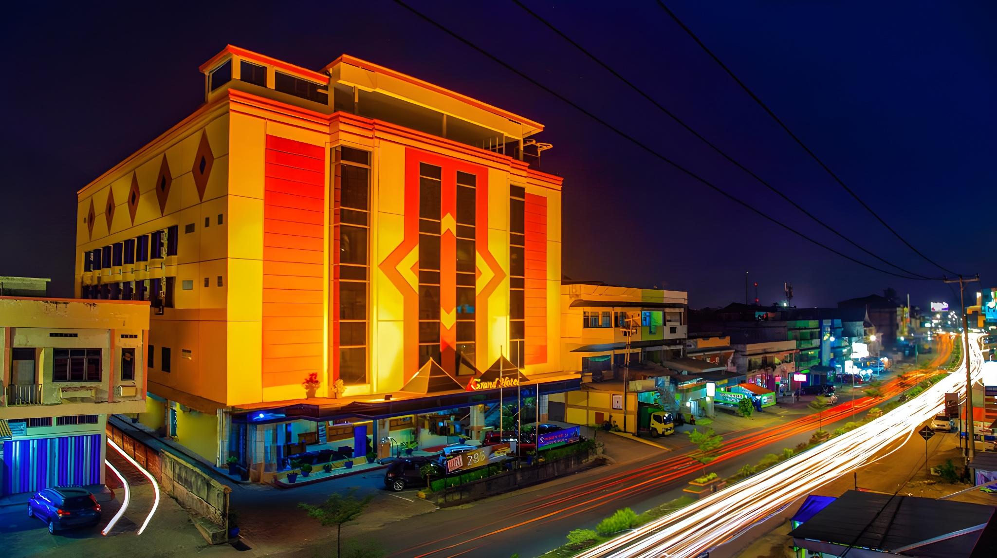 Grand Hotel Jambi 1/20