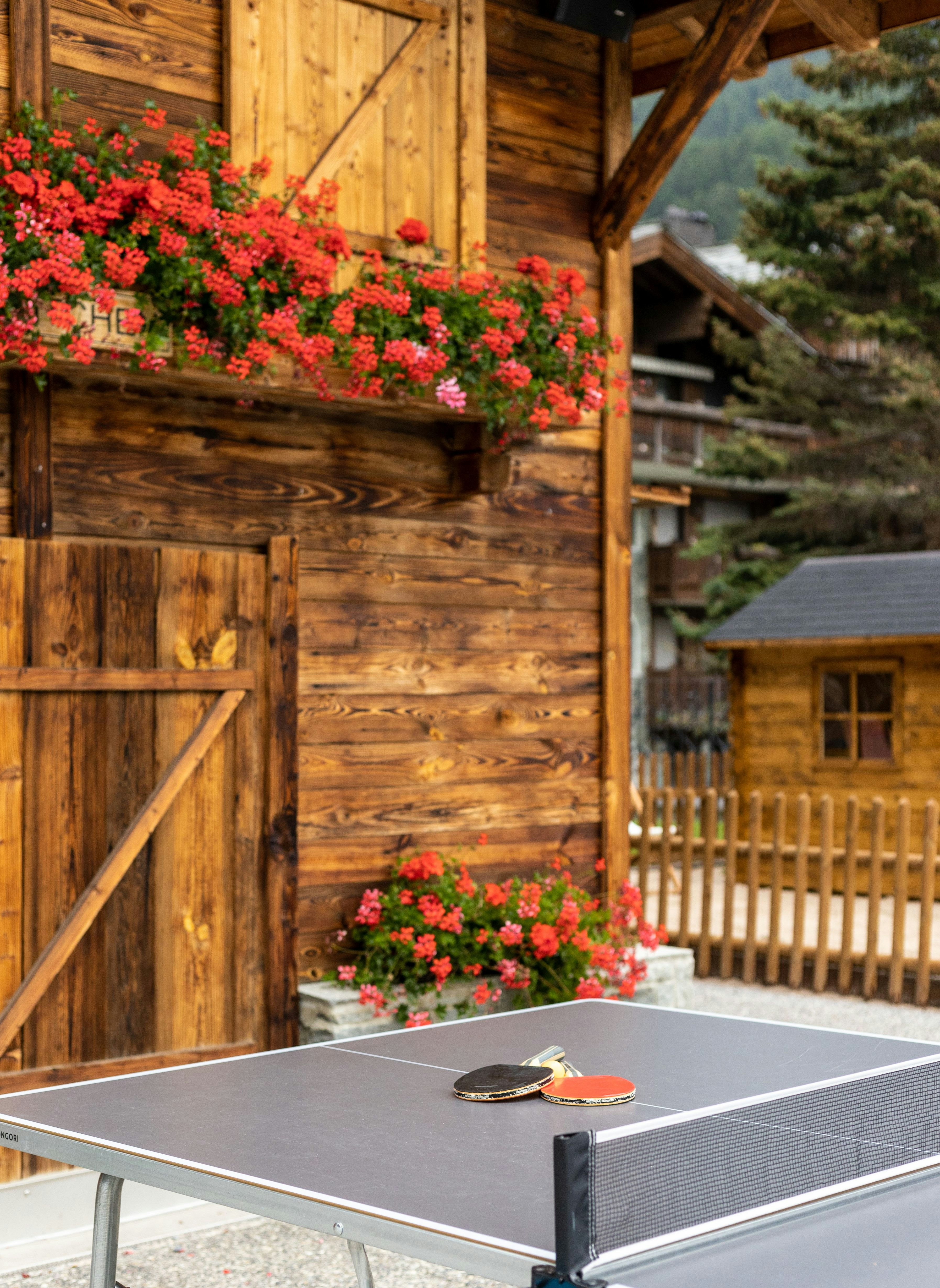 Schweizerhof Zermatt Hotel 72/81