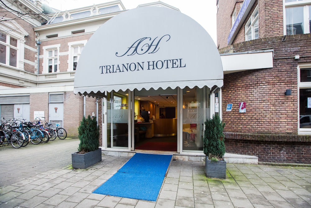 TRIANON AMSTERDAM 9/48