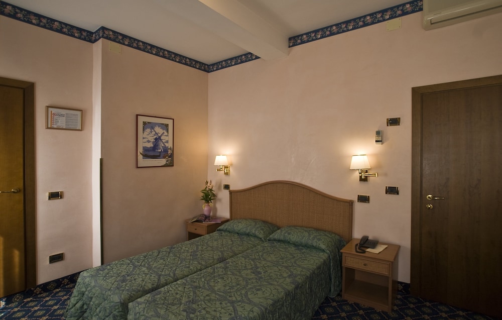 Villa Tiziana Hotel 17/45