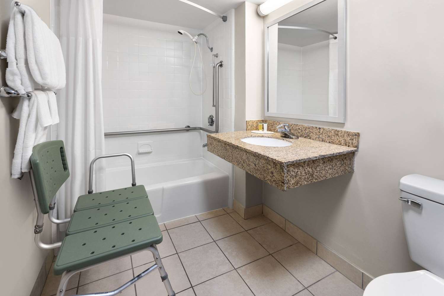 Days Inn by Wyndham Frederick 44/45