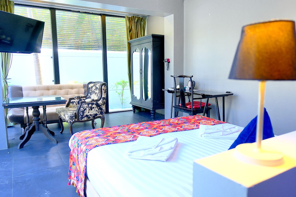 Phuket Moonlit Patong Bay Hideaway Hotel 35/50