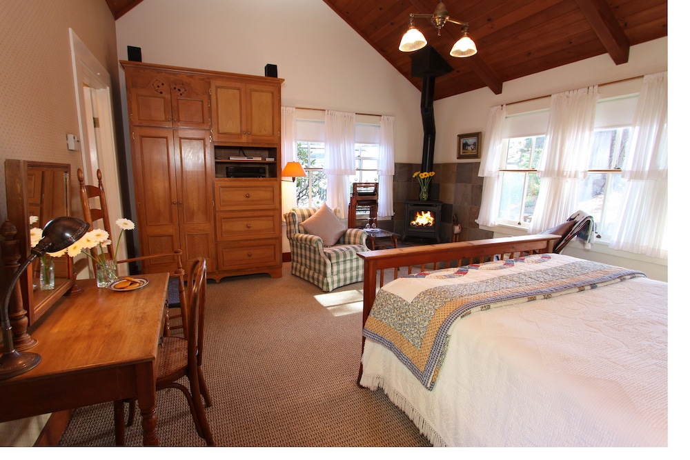 Joshua Grindle Inn 32/64
