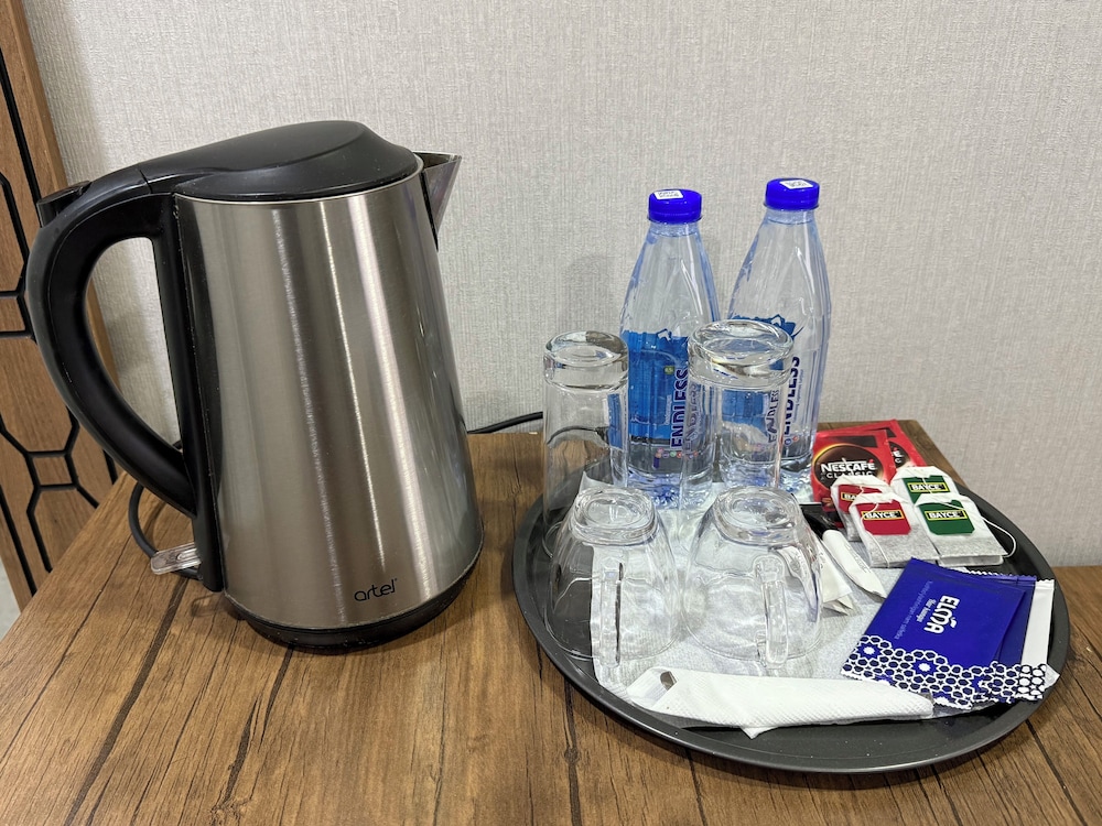 MERCI HOTEL 25/36