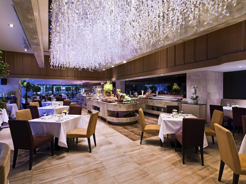 Avani Ratchada Bangkok Hotel 53/67