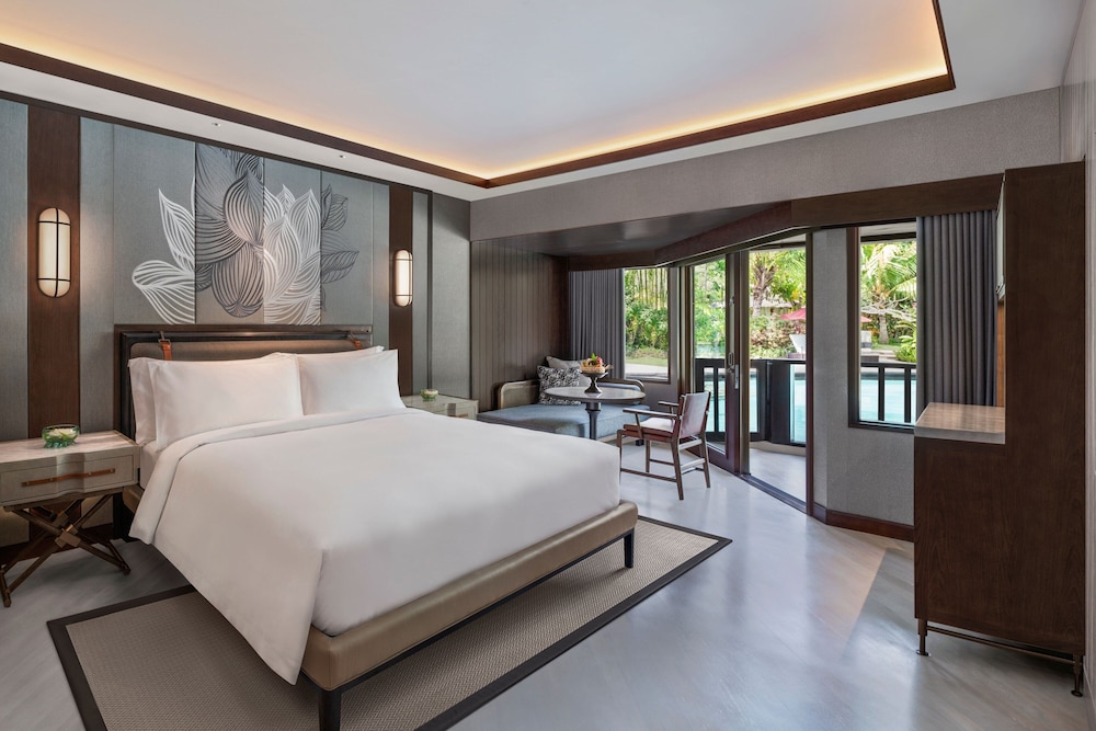 Deluxe, King Bed, Lagoon View, Pool Access