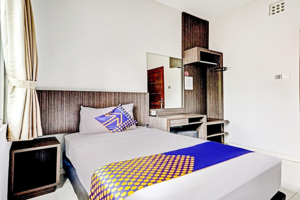 Hotel O Cihampelas Near Ciwalk Formerly D'River Guest House 13/30
