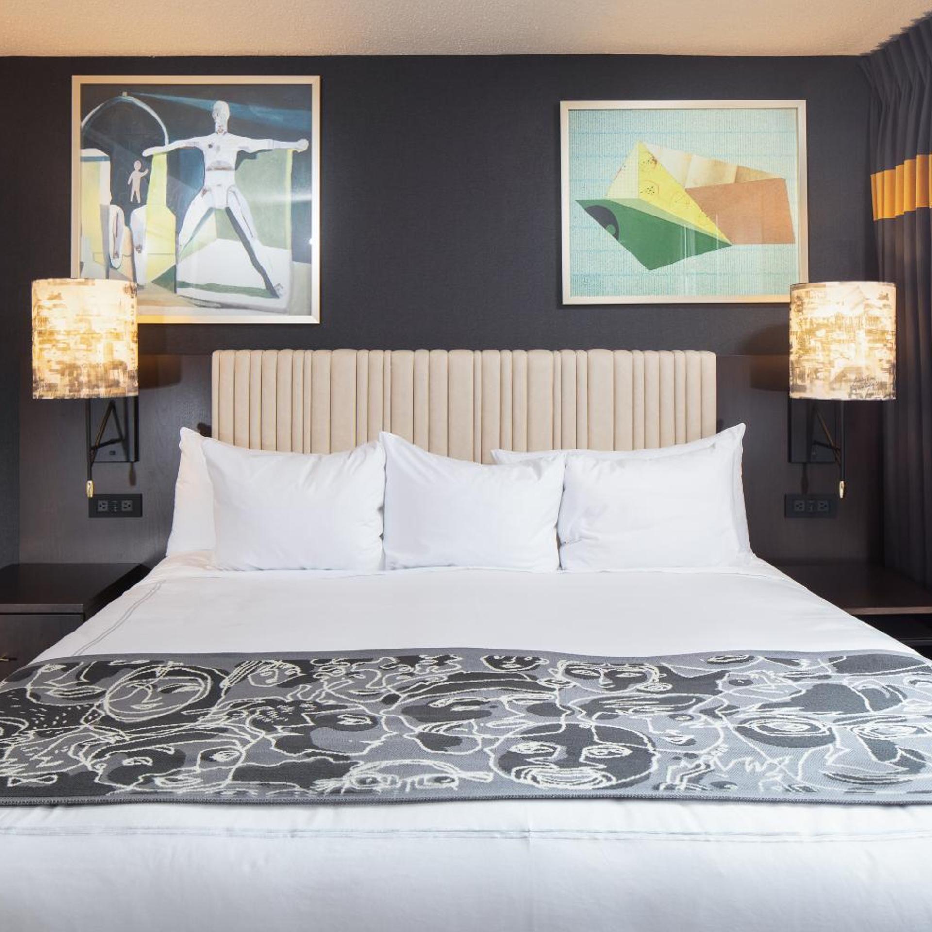 غرفة سوبيريور بسرير كينج بمنطقة جلوس، Saint Kate the Arts Hotel 4/7