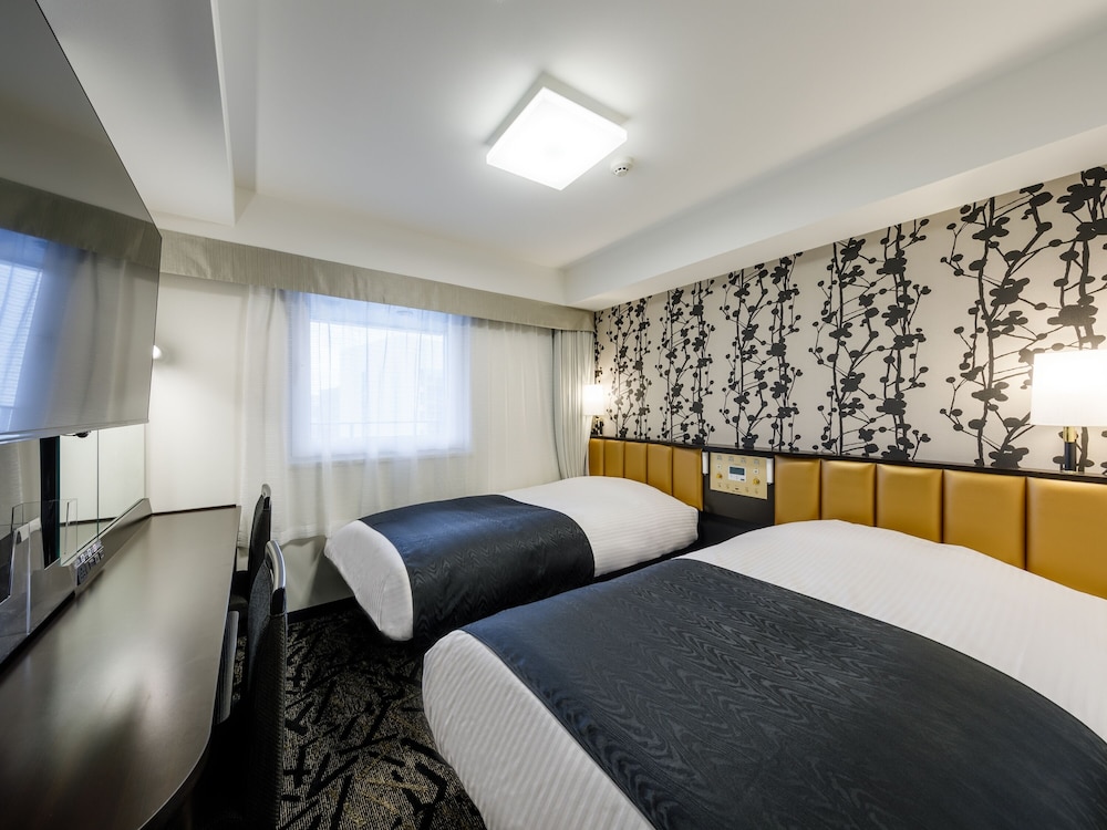 ROOM, TWIN BEDS
