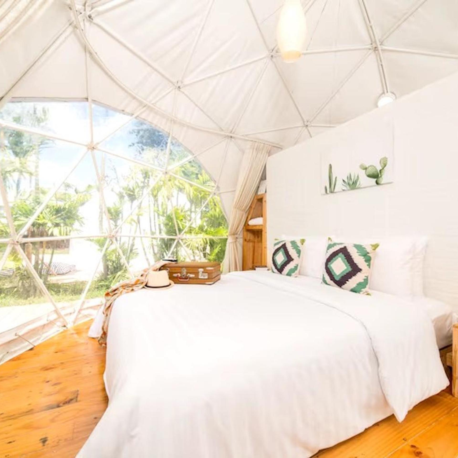 Glamping, Dome