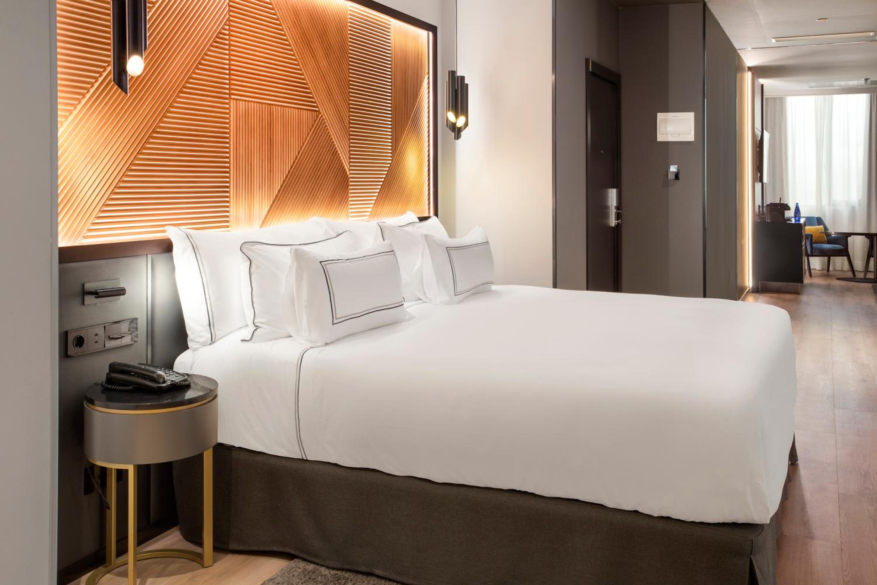 The Level, Suite, King Bed