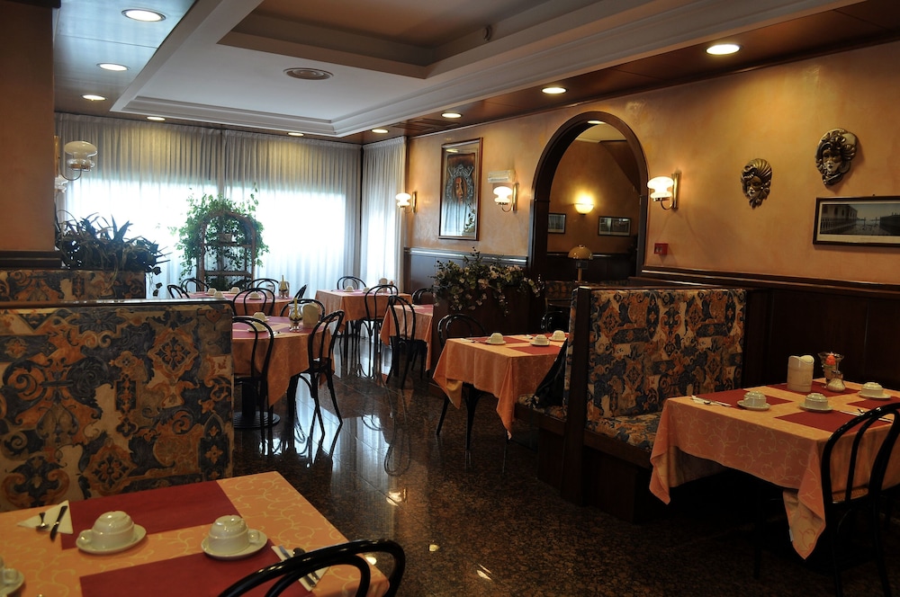 Hotel Roma 21/26