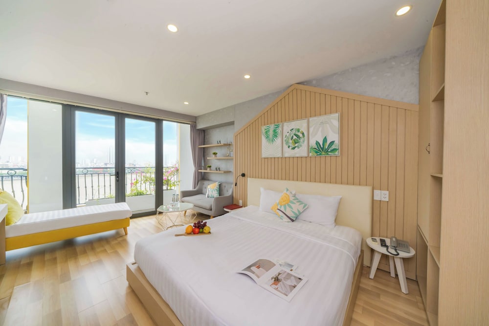 LUXURY, DOUBLE BED, RIVER VIEW, BALCONY