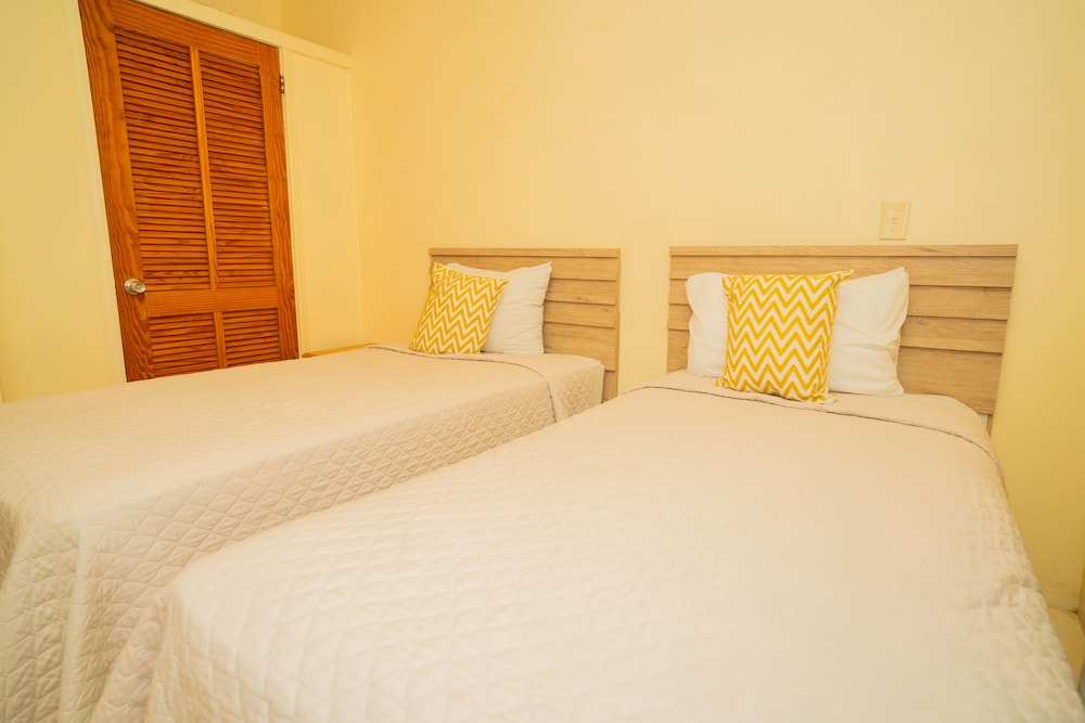 Connies Comfort Suites 20/50