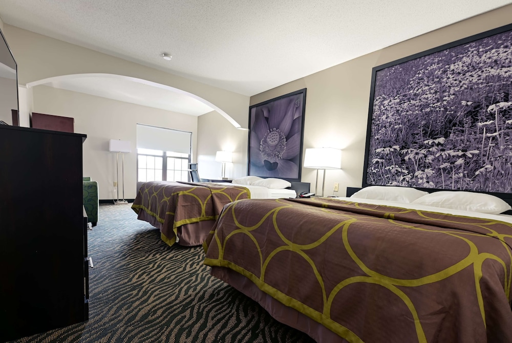 Super 8 by Wyndham High Point/Greensboro 12/34