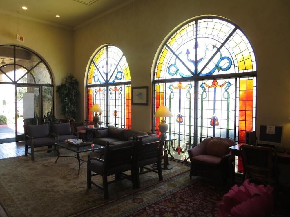 Portside Inn & Suites 48/58
