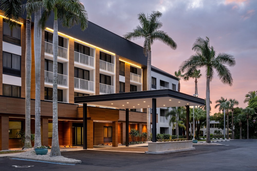 Courtyard By Marriott Naples 2/50