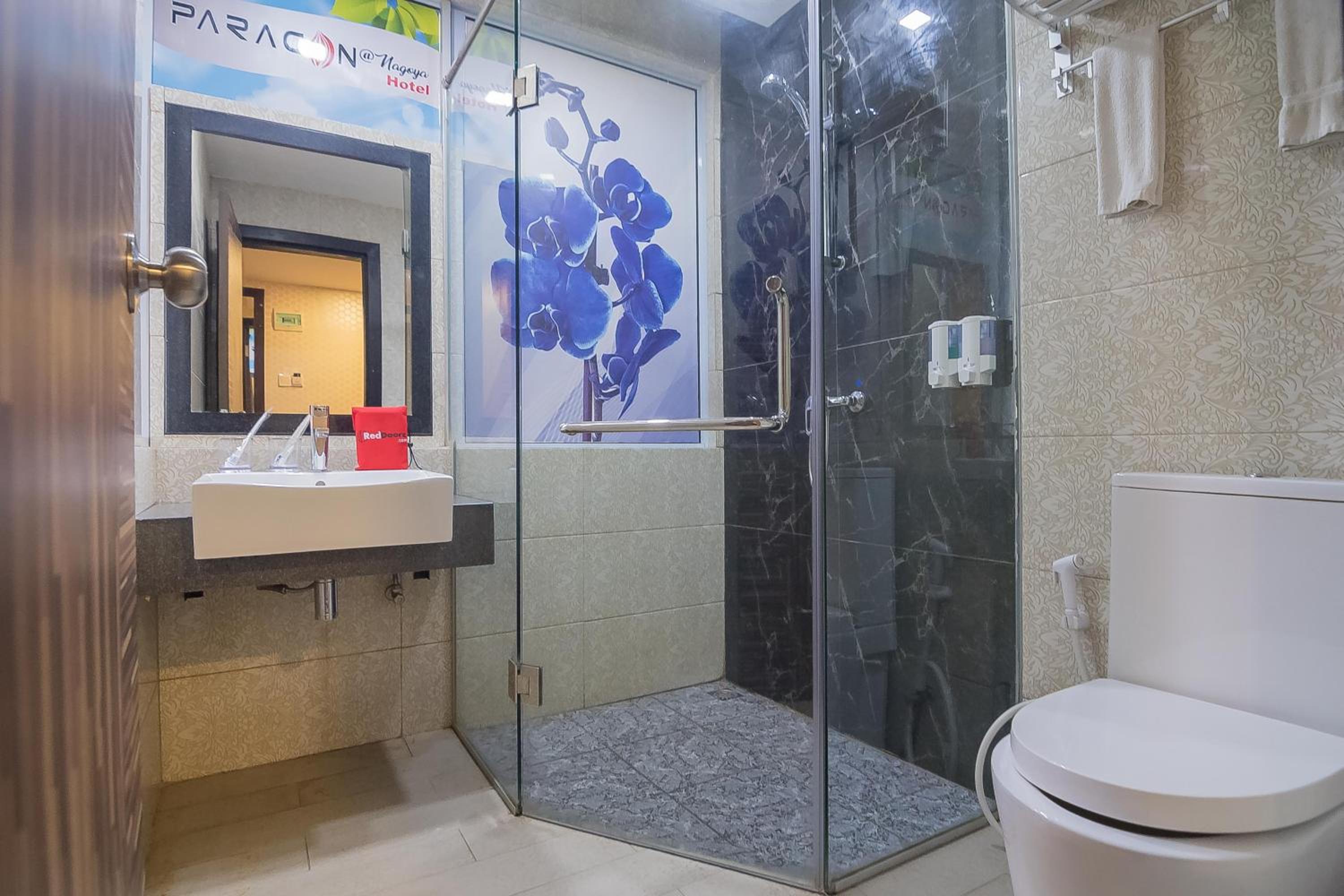 Paragon Nagoya Hotel Batam 57/58