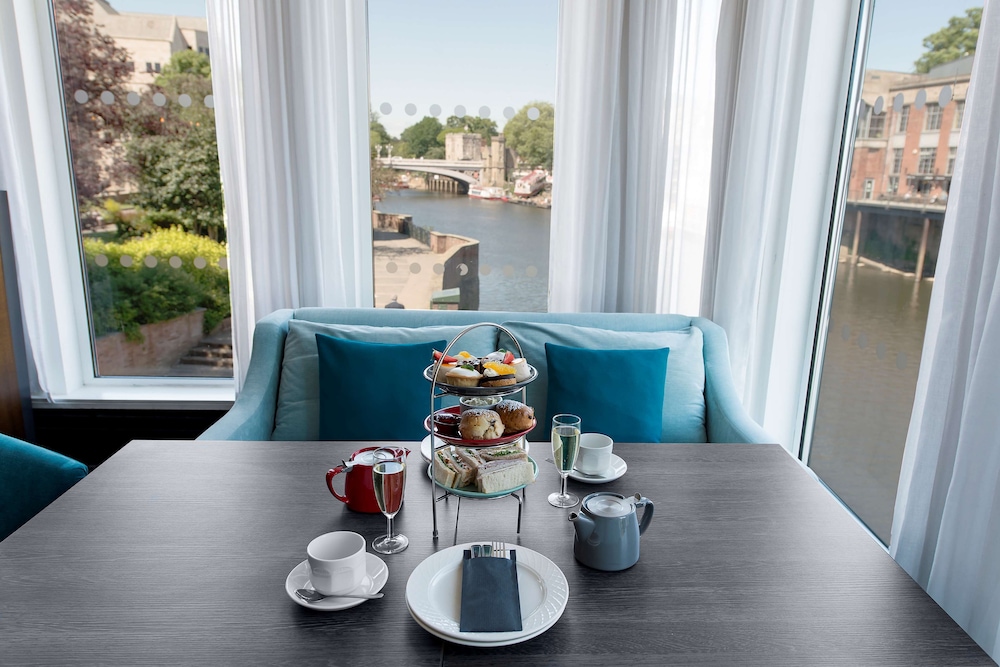 Radisson Hotel York 57/76