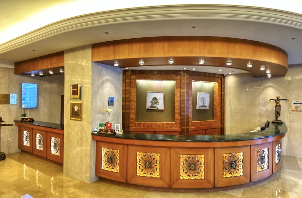 Monarch Plaza Hotel 6/47
