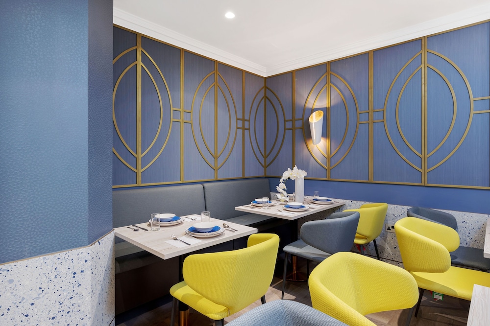 Commodore Hotel London 49/55