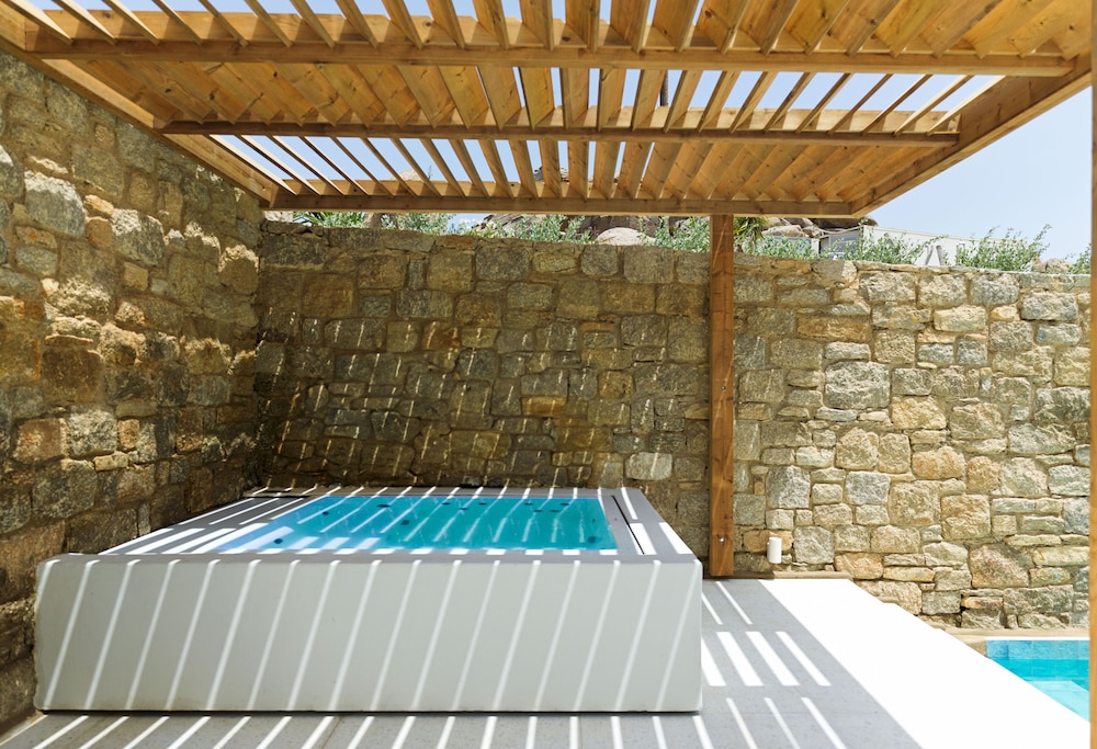 swimming pool spa