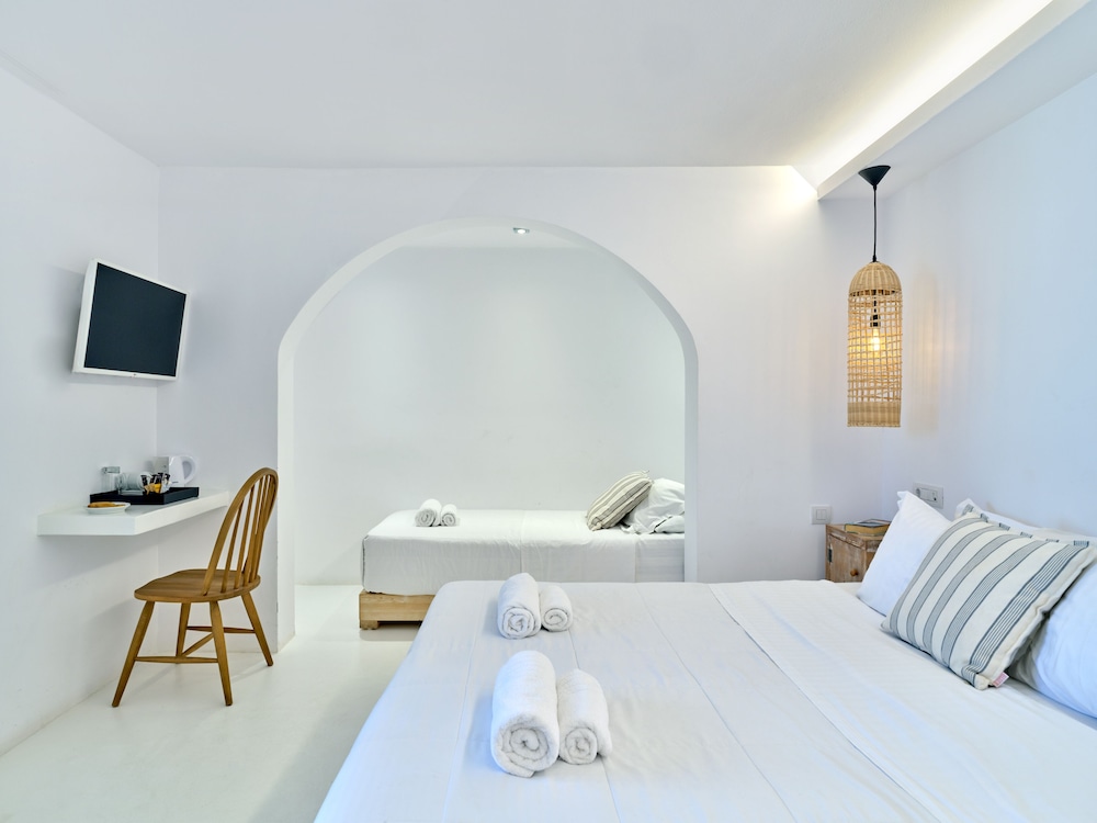 Courtyard, Economy, Basement, Double Bed